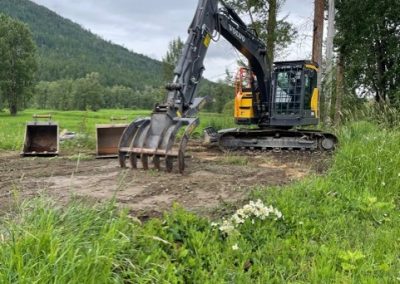 Toncar digger in field